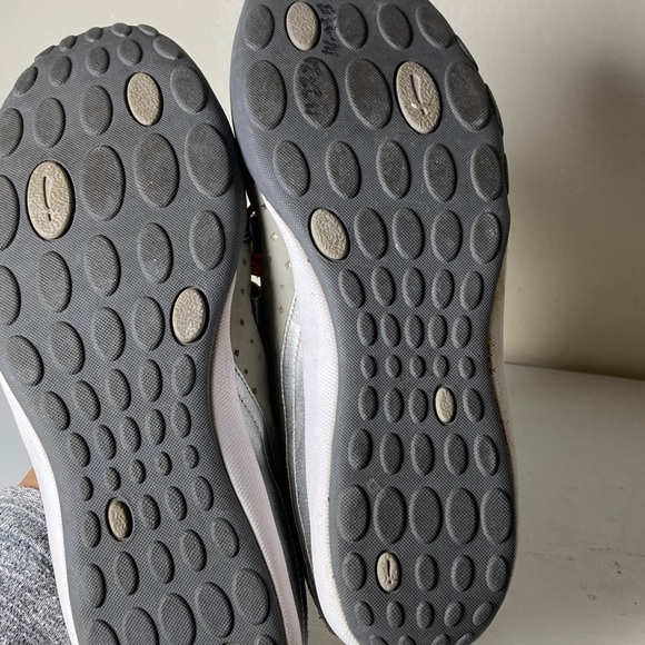 Privo by Clarks Women's Comfort Flat Slip-On Shoes Size 9.5M White Silver Casual - Picture 10 of 15